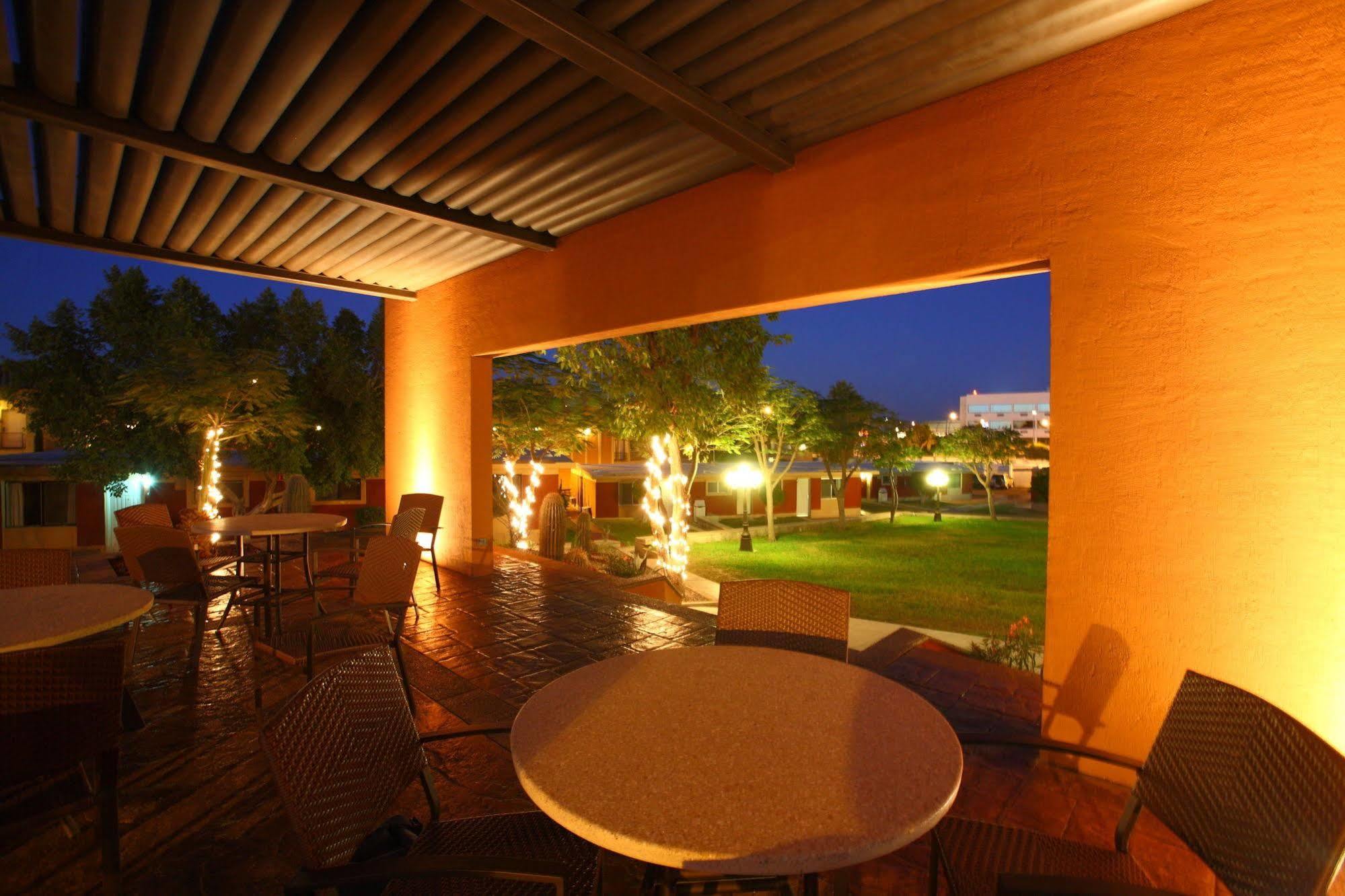 Hotel Gandara Hermosillo Bagian luar foto